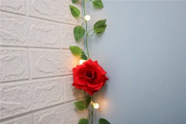 Red Rose & Leaf Light - Image 3